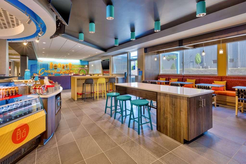 Готель Tru By Hilton Comstock Park Grand Rapids, Mi Ресторан фото